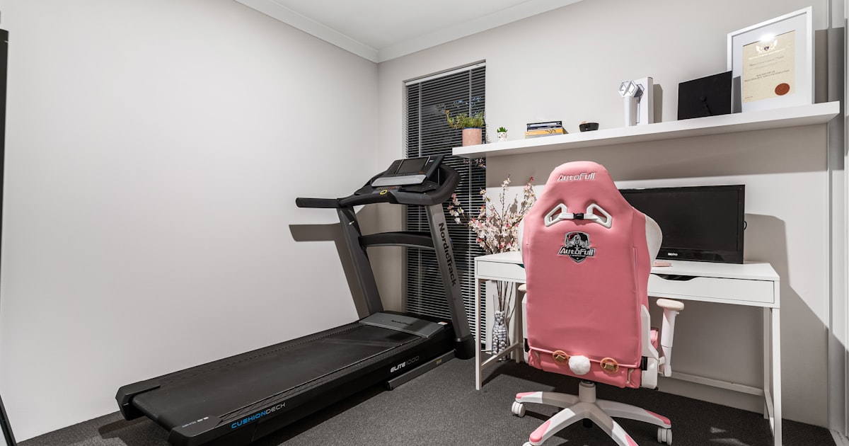 Under Desk Treadmill Pace: Best BPM to Maximize Productivity